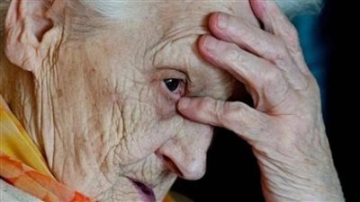     من التردد للنسيان .. مؤشرات بالكلام تكشف الخرف مبكر