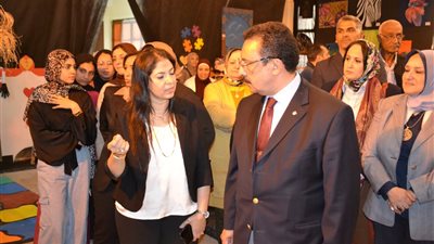 افتتاح المعرض الفني الـ 18 لطالبات المدن الجامعية بجامعة الإسكندرية
