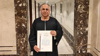 تكريم رسمي للعمدة المثالي بالإسماعيلية.. وزير الداخلية يكرّم العمدة محمد الدوي