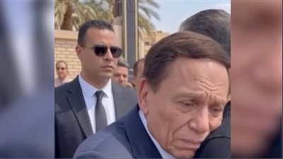 حقيقة حضور الزعيم عادل إمام جنازة هاني شاكر.. القصة الكاملة للفيديو