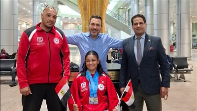 وزارة الشباب والرياضة تستقبل أبطال التجديف البارالمبي بمطار القاهرة