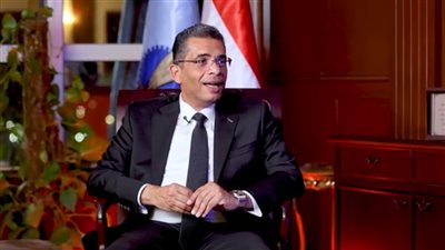 محافظ البحر الأحمر: نتبنى خطة متكاملة للتحول نحو المدن الخضراء
