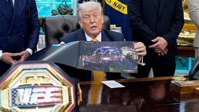 ترامب يستعرض خطة لتحويل حديقة البيت الأبيض إلى حلبة UFC