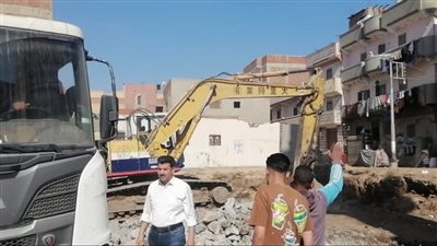 رئيس مدينة تلا بالمنوفية يوجه بتطهير المحطات الوسيطة ومنع التراكمات