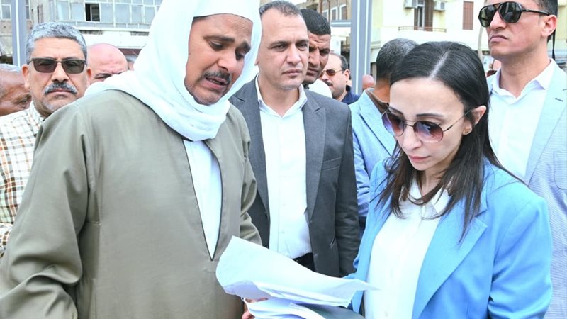جاكلين عازر أثناء
