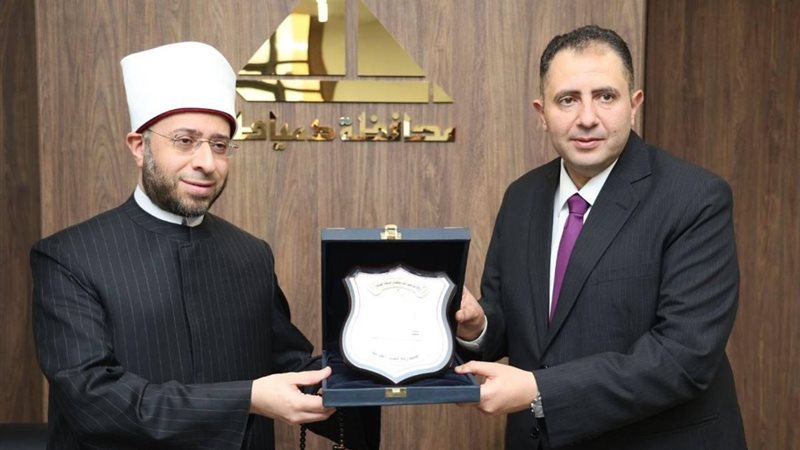 وزير الأوقاف ومحافظ