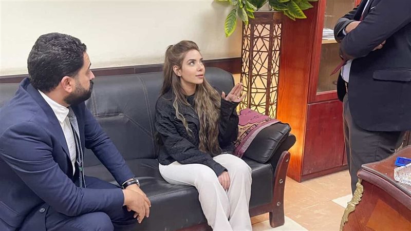 إيرينا يسري من داخل