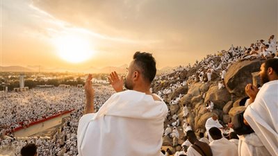 غرامات وترحيل ومنع دخول المملكة.. عقوبات صارمة لمخالفة أنظمة الحج في السعودية