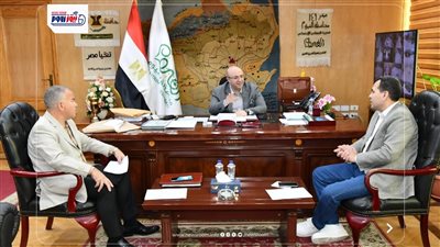 ​محافظ الفيوم يناقش مع معاون وزير الإسكان معوقات مشروعات 