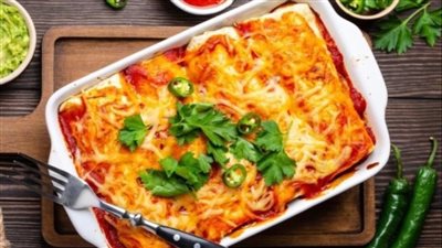     طريقة عمل إنشيلادا الدجاج المكسيكية بخطوات سهلة ولذيذة