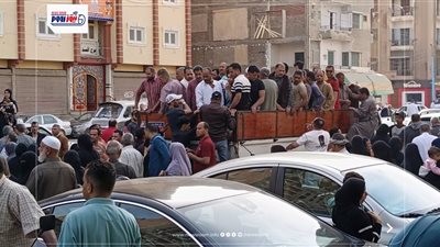المئات يشيعون جثمان أب لقى مصرع فى حريق شقته وإصيبت زوجته وأولاده بالفيوم 