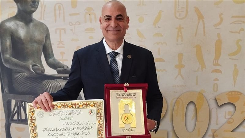 رئيس جامعة السادات