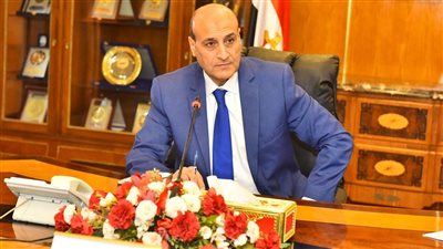 محافظ أسيوط يعلن فتح باب التقديم لـ15 سيارة تاكسي للعمل بمدينة أسيوط الجديد