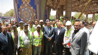 وزير النقل يتفقد كوبري أبو شوشة وعددا من الكباري بقنا 