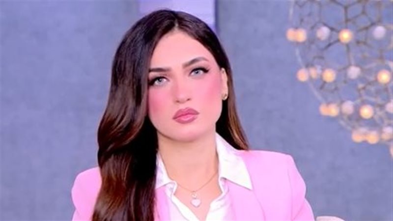 ياسمين عز 