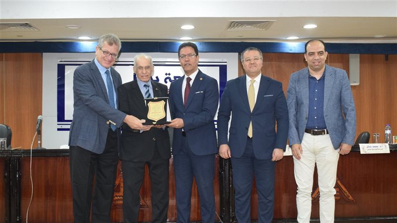 الدكتور ناصر الجيزاوي