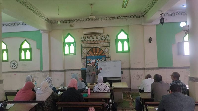 خلال الجلسة 