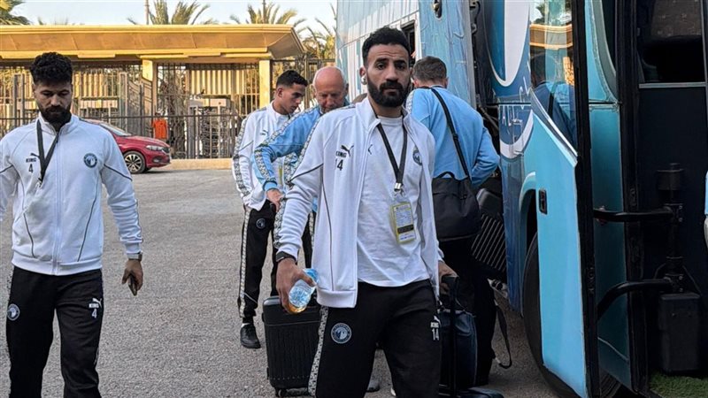 لاعبو بيراميدز في