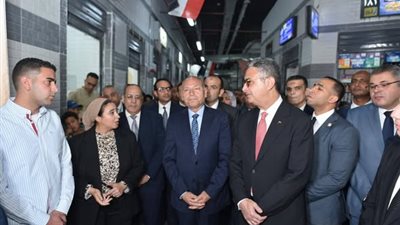 وزير التموين ومحافظ القاهرة يفتتحان معرض «أهلاً بالعيد» بحدائق القبة