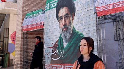 “الوصايا العشر”.. رسائل إيرانية تحدد ثوابت طهران في الخليج ومضيق هرمز