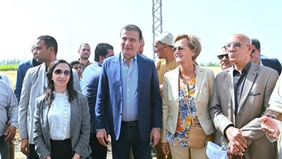 بين الحزم وجبر الخاطر.. وزير الزراعة يحرج باحثا بسبب تكلفة فدان القمح 