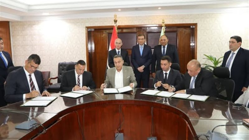 جانب من مراسم التوقيع