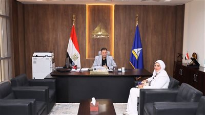 محافظ دمياط يبحث ملفات التموين ومدير المديرية الجديدة بعد توليها مهام العمل