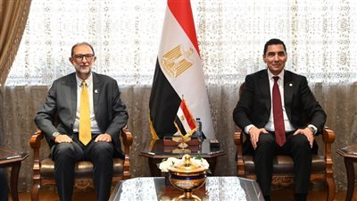 وزير الشباب والرياضة يلتقي رئيس هيئة سلامة الغذاء             