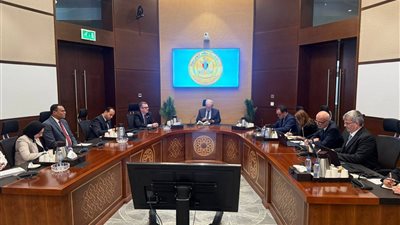 حسين عيسى يبحث مع البنك الدولي تطوير إدارة الاستثمارات العامة