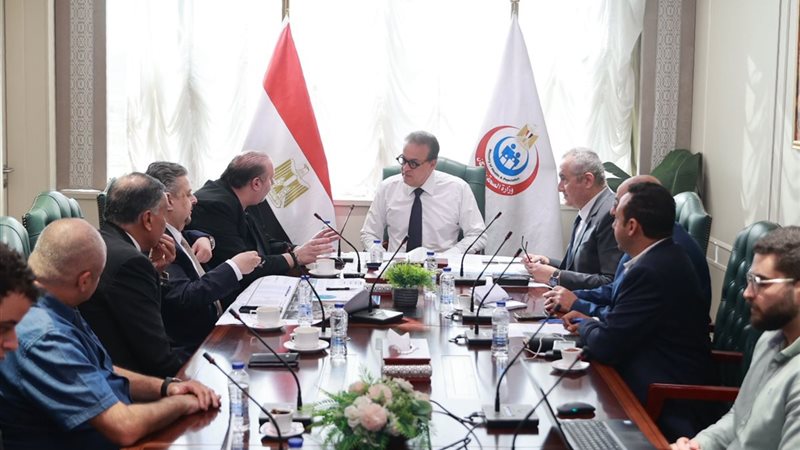 وزير الصحة الدكتور