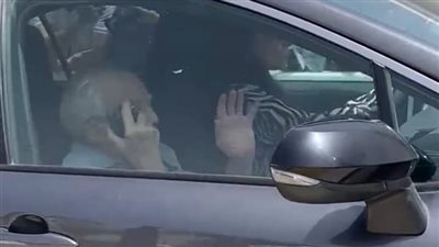 رشوان توفيق وإيهاب فهمي أول الحضور.. وصول جثمان عبدالرحمن أبو زهرة لتشييعه 