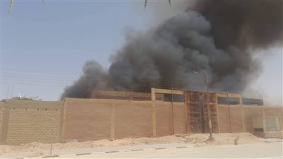 نشوب حريق مصنع مراتب بالمنطقة الصناعية غرب طهطا بسوهاج 