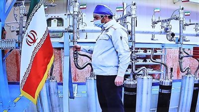 إيران تهدد برفع نسبة تخصيب اليورانيوم إلى 90% في حال تعرضها لهجوم