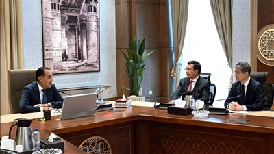 رئيس الوزراء يستقبل رئيس وكالة أنباء شينخوا الصينية والوفد المرافق له