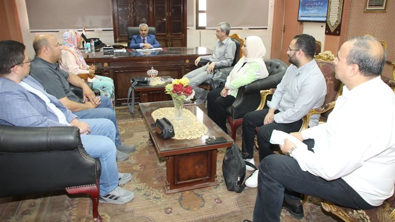 محافظ بنى سويف والمهندسة