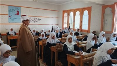 أجواء هادئة وانتظام كامل بلجان الأزهر بالأقصر.. حضور 99% وارتياح بين الطلاب  