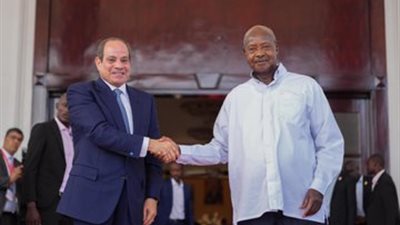 موسيفيني يستقبل السيسي: زيارة مهمة لتعزيز الشراكة المصرية الأوغندية