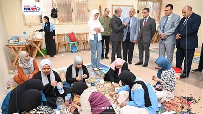  بصمات خضراء ولونية تتجمل بها تربية نوعية الفيوم في معرض فني جديد