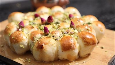     خلية النحل الحلوة.. وصفة تجمع بين الطراوة والمذاق الشهي