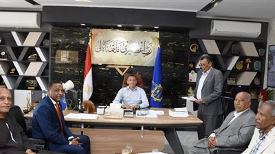 محافظ أسوان يلتقي أعضاء النواب والشيوخ ويؤكد على تعزيز التكامل بين السلطتين 