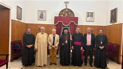 الأنبا إبراهيم إسحق يستقبل وفد مؤسسة أعمال الشرق بالمقر البطريركي