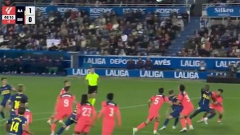 برشلونة وألافيس موسم