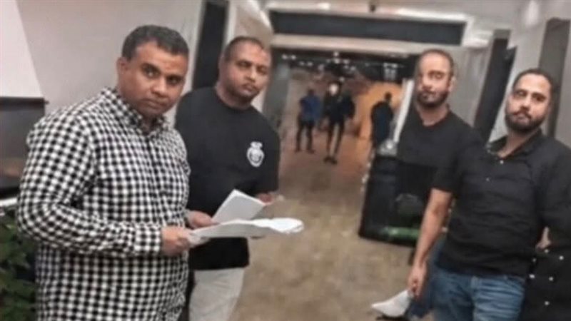 عمال يونيون إير