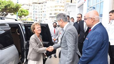 الغرفة التجارية بدمياط تبحث مع الاتحاد الأوروبي دعم التصدير والتدريب الصناعي