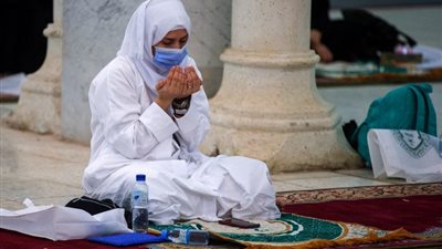 حكم إزالة الزوائد الجلدية للمحرم.. دار الإفتاء تجيب