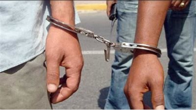 حبس عاطلين 4 أيام لحيازتهما 200 فرش حشيش وفرد خرطوش بأكتوبر
