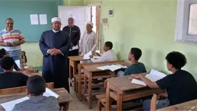 رئيس منطقة أسوان الأزهرية يتابع امتحانات الإعدادية الأزهرية بكوم أمبو