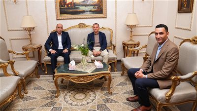 محافظ أسوان يستقبل وزير العمل استعدادًا لجولة ميدانية بـ3 محافظات في الصعيد
