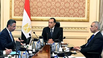 رئيس الوزراء يتابع مع وزير التموين استعدادات استقبال عيد الأضحى المبارك