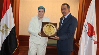 رئيسة القومي لـ الطفولة والأمومة ومحافظ سوهاج يفتتحان فرع المجلس بالمحافظة 